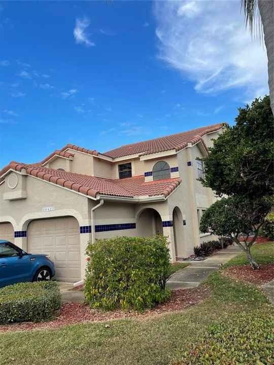 10427 St Tropez Pl in Tampa, FL - Building Photo