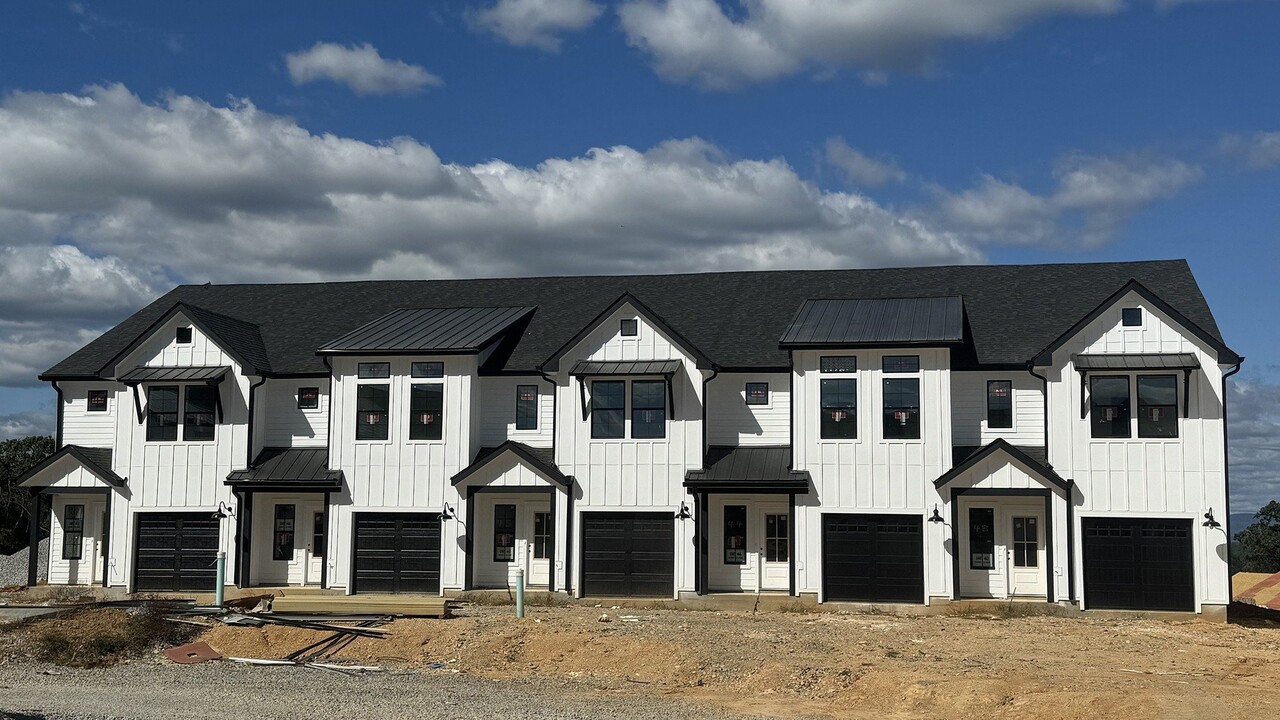 Steele Landing in Knoxville, TN - Foto de edificio