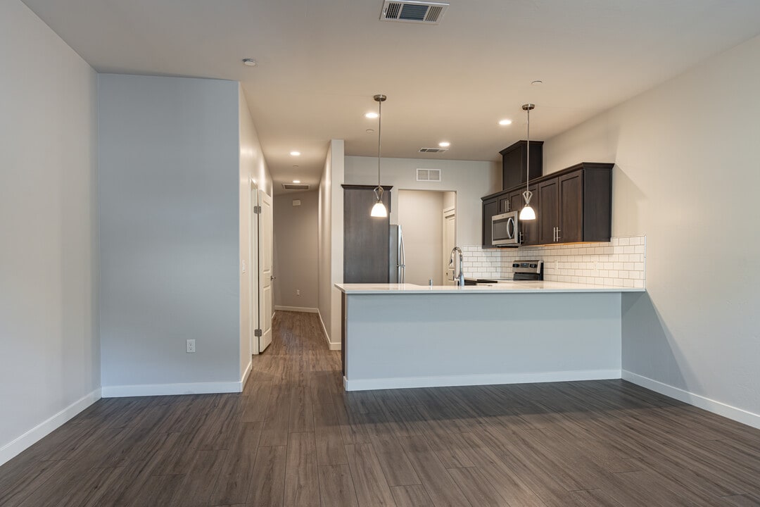 Masterpiece Parke in Bakersfield, CA - Building Photo