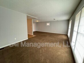 8035 Devonshire Dr in Jonesboro, GA - Building Photo - Building Photo