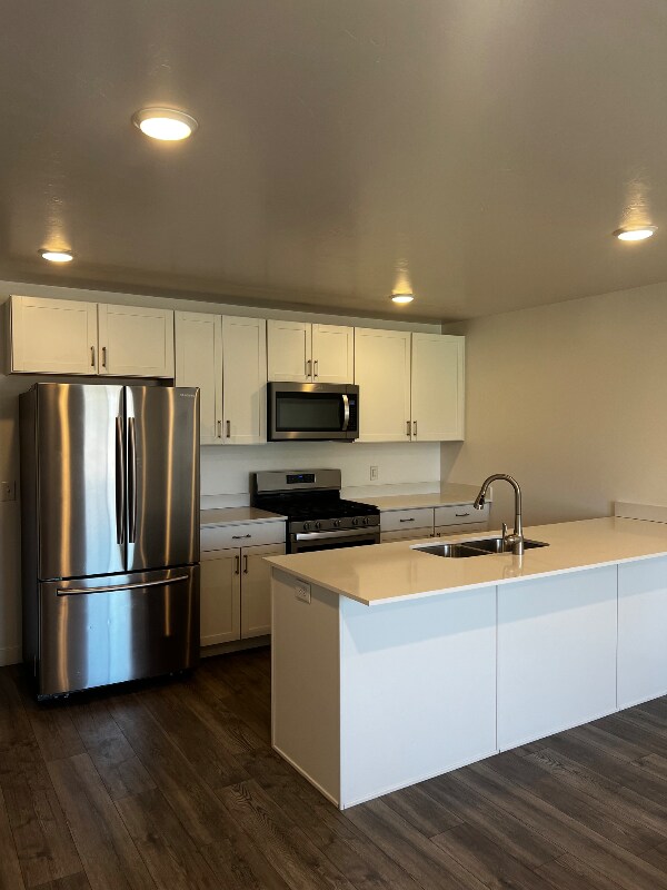 562 Hal St in Stansbury Park, UT - Building Photo - Building Photo