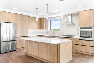 2311 Westheimer Rd in Houston, TX - Building Photo - Building Photo