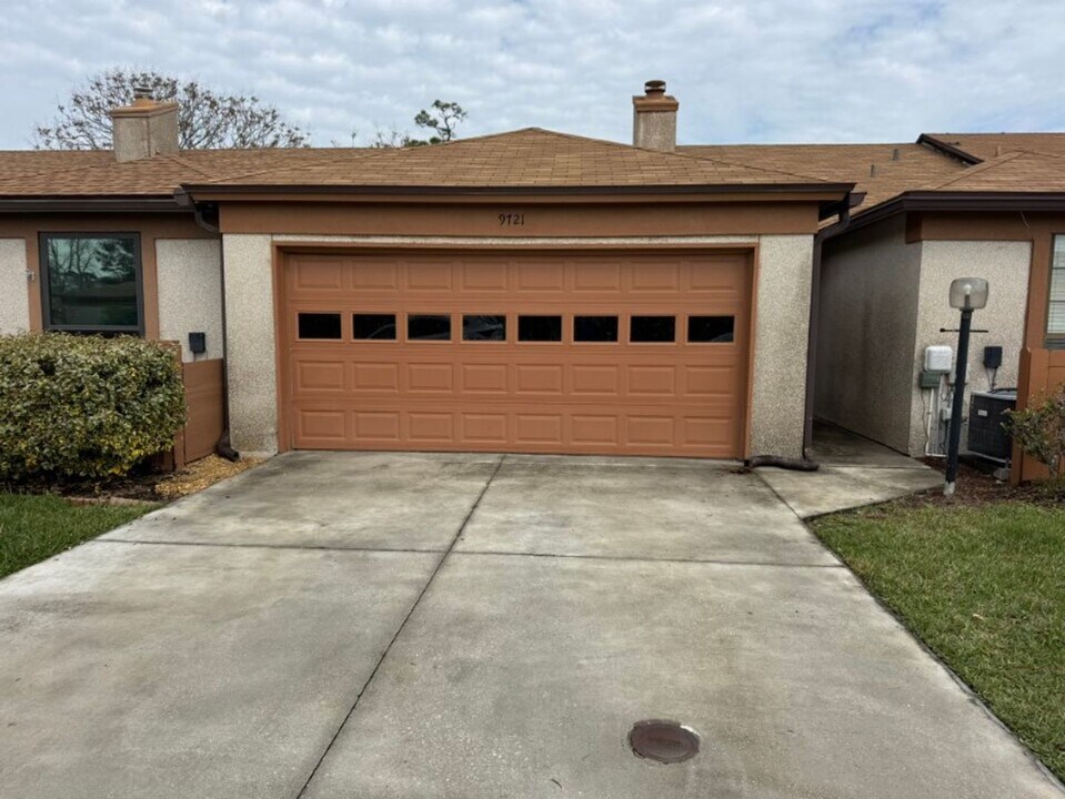 9721 Fawn Brook Cir N in Jacksonville, FL - Building Photo