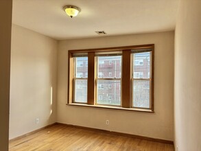 2 Melrose Ave, Unit 3 in North Arlington, NJ - Building Photo - Building Photo