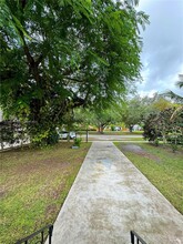 440 S Melrose Dr in Miami Springs, FL - Building Photo - Building Photo