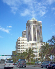 Blue & Green Diamond Condominiums in Miami Beach, FL - Building Photo - Building Photo