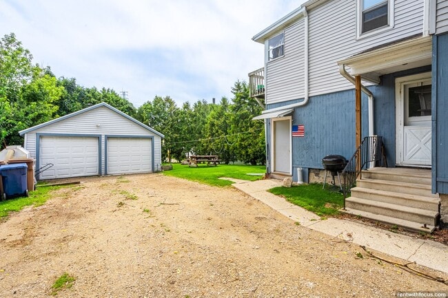 135 Broad St in Menasha, WI - Building Photo - Building Photo