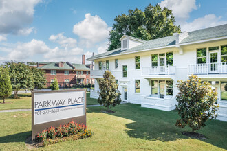 Parkway Place Apartments in Memphis, TN - Building Photo - Building Photo