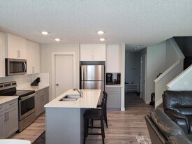 6411-6177 177 Ave in Edmonton, AB - Building Photo