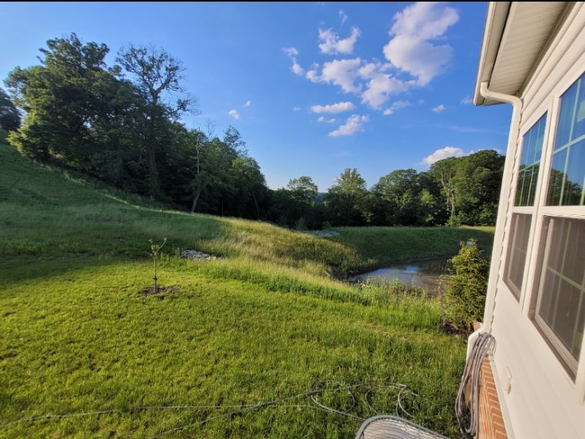 124 Pinevalley Dr in Pittsburgh, PA - Building Photo - Building Photo