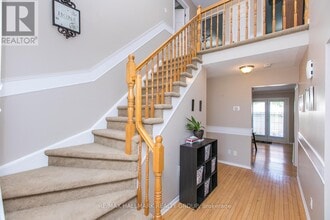382 Place Pauline Charron in Ottawa, ON - Building Photo - Building Photo