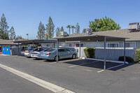 Copper Tree Condominiums in Fresno, CA - Foto de edificio - Building Photo