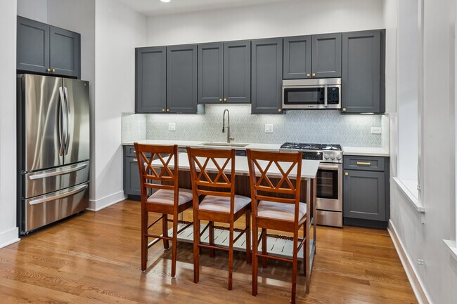 3517 N Reta Ave, Unit 4R in Chicago, IL - Foto de edificio - Building Photo