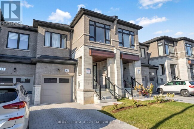 30 Mountainside Cres in Whitby, ON - Building Photo - Building Photo
