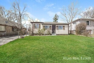 1065 S Perry St in Denver, CO - Building Photo