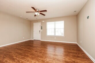 637 Big Hurricane Dr in La Vergne, TN - Building Photo - Building Photo