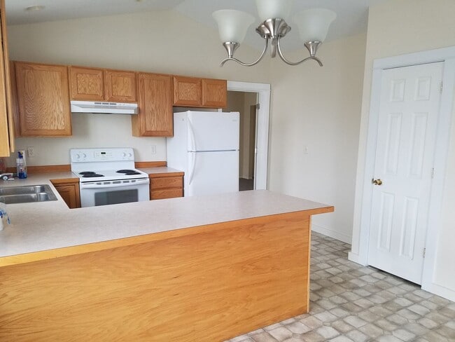 800 Central Ave in Belgrade, MT - Building Photo - Building Photo