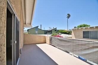 1708 Marshallfield Ln in Redondo Beach, CA - Building Photo - Building Photo