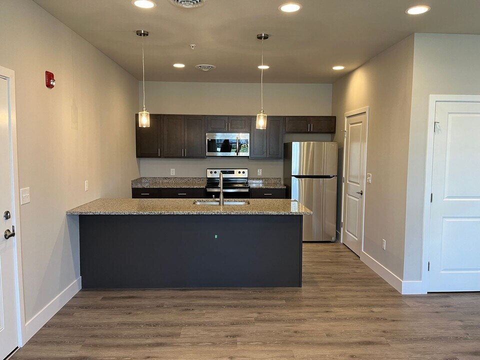 81 S Third St-Unit -f25917e6-4ce0-11ee-b85d-0a37702c7708 in Mount Wolf, PA - Building Photo