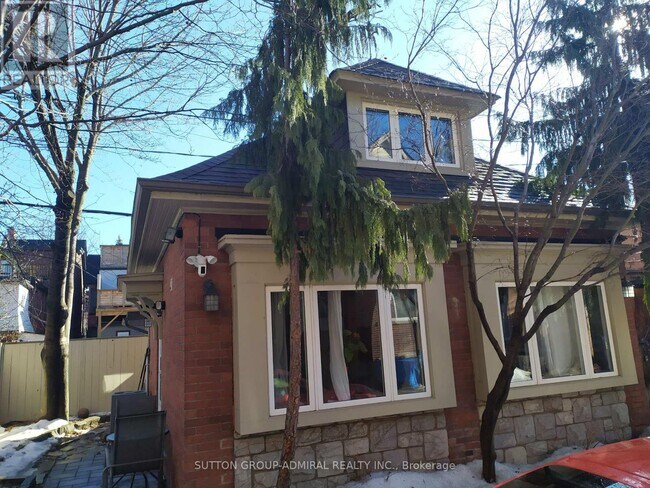 335 Palmerston Blvd in Toronto, ON - Building Photo - Building Photo