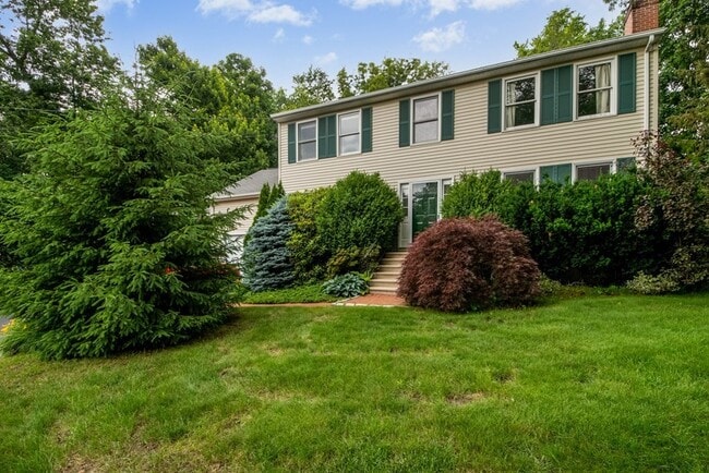property at 18 Ladyslipper Dr