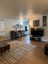 3932 Vance Dr in Anchorage, AK - Building Photo - Building Photo