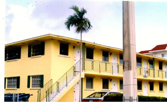 1000 SW 29th Ave in Miami, FL - Building Photo - Building Photo