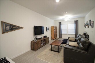 729 NW 126th Terrace in Newberry, FL - Building Photo - Building Photo