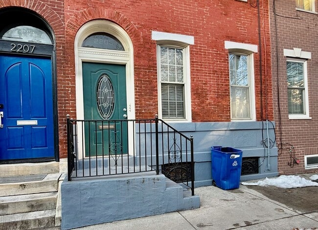 2205 Fitzwater St in Philadelphia, PA - Building Photo - Building Photo