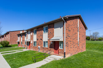 Rolling Woods in North Versailles, PA - Building Photo - Primary Photo