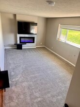 11710 S 113th Ave in Papillion, NE - Foto de edificio - Building Photo