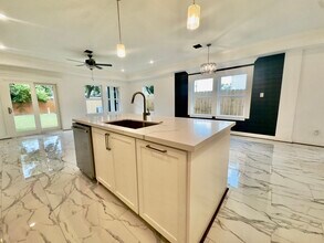 10232 Porto Rico Rd in Houston, TX - Building Photo - Building Photo