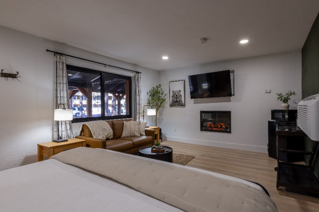 1078 E White Mountain Blvd in Pinetop, AZ - Foto de edificio - Building Photo