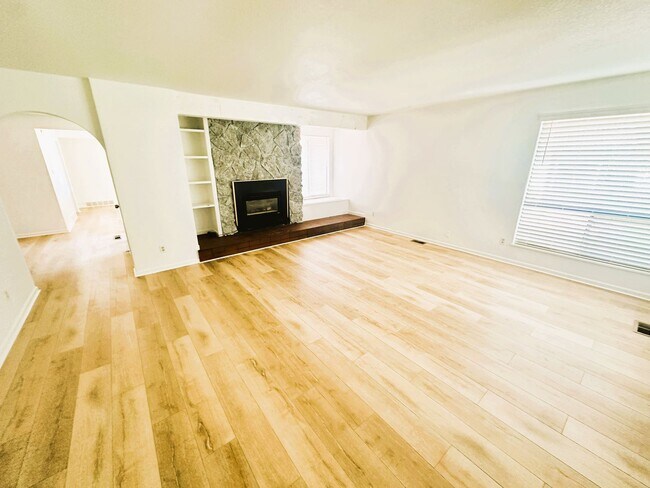 1465 S Troy St in Aurora, CO - Building Photo - Building Photo