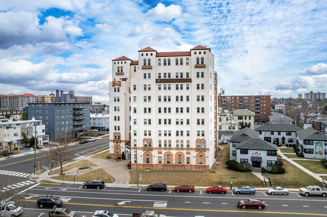 Santander Condominiums in Asbury Park, NJ - Building Photo - Building Photo