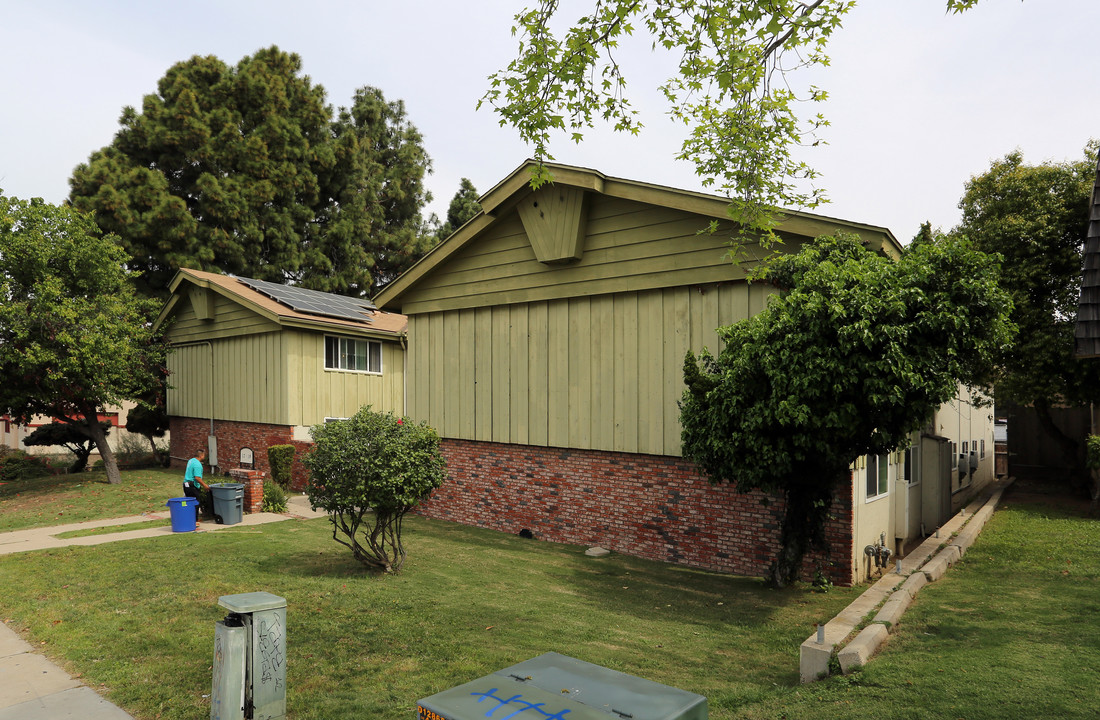 Park Knoll Apartments in Chula Vista, CA - Foto de edificio