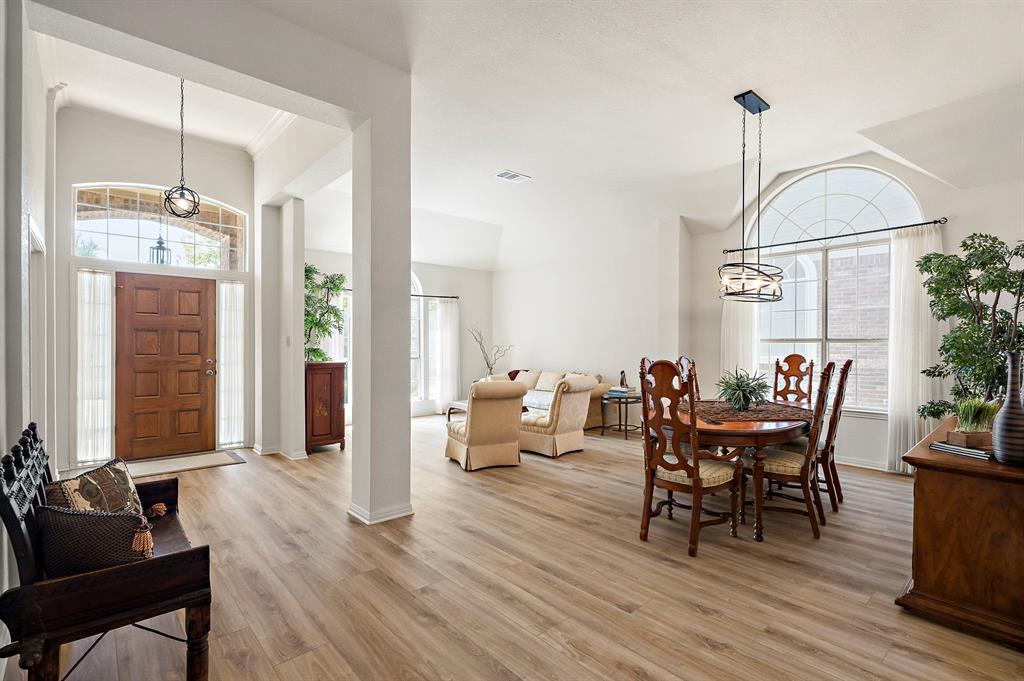 10900 Peale Ct in Austin, TX - Foto de edificio