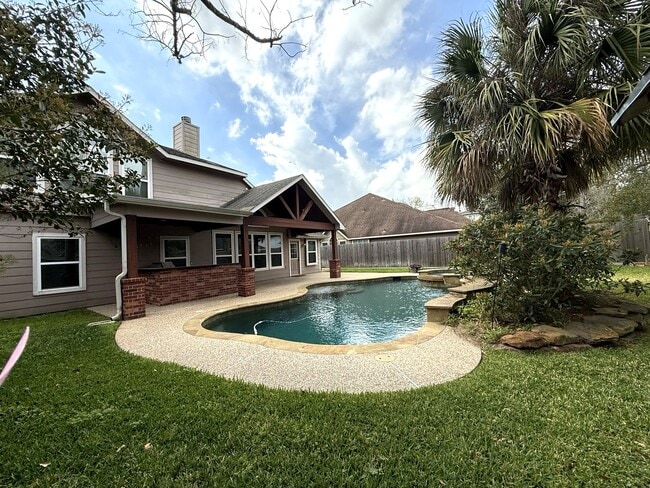 1927 Enchanted Park Dr