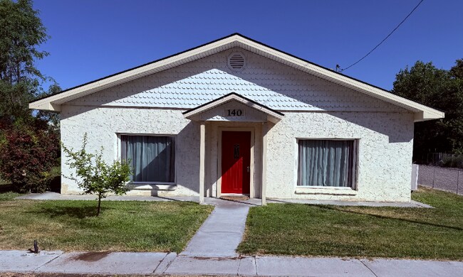 140 3rd St