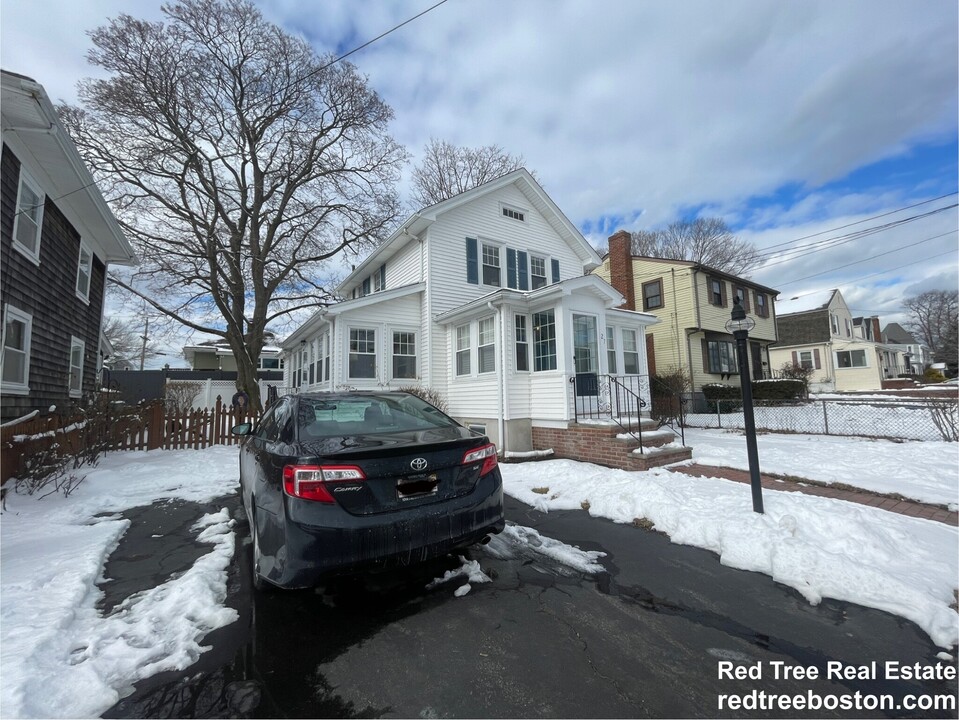 27 Gannett Rd in Quincy, MA - Foto de edificio