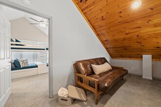 106 Bishop Cove Rd in Fairview, NC - Building Photo - Building Photo