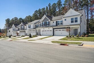 Porchlight Brier Creek in Morrisville, NC - Foto de edificio - Building Photo