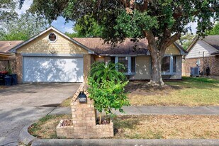 5102 Parsley Ave in Baytown, TX - Building Photo