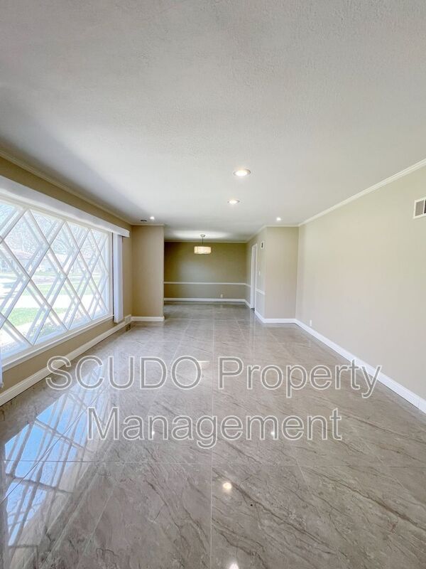 7309 W 100th Pl in Overland Park, KS - Building Photo - Building Photo