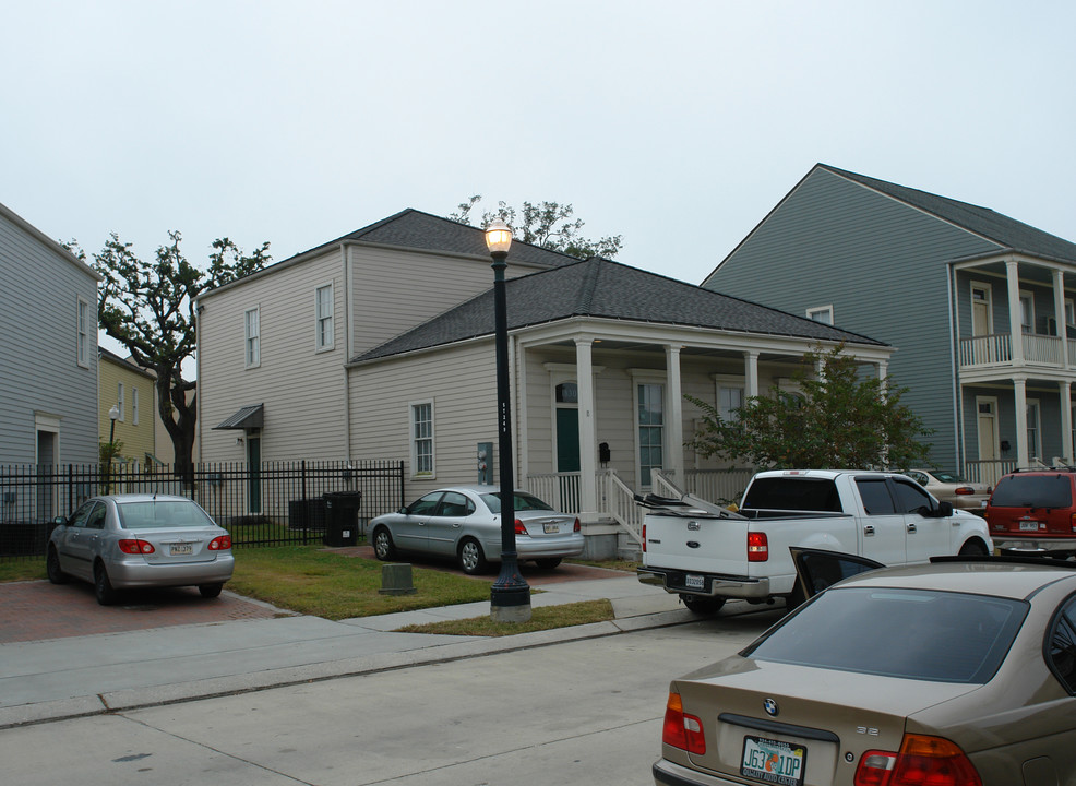 1810 Chippewa St Park in New Orleans, LA - Building Photo