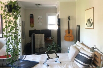 2127 N Dayton St, Unit 308 in Chicago, IL - Building Photo - Building Photo