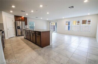 8171 Calpena Ave in Las Vegas, NV - Building Photo - Building Photo