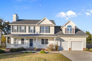200 Bridlewood Dr in Jacksonville, NC - Building Photo