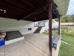 162 N Third St in Old Forge, PA - Building Photo - Building Photo