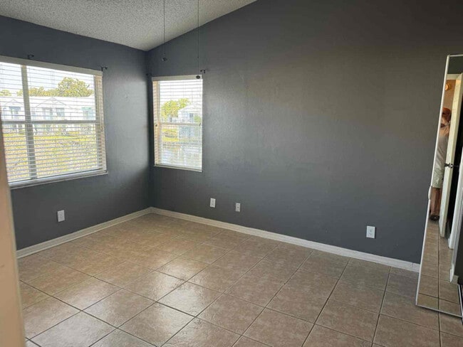 2516 Woodgate Blvd in Orlando, FL - Foto de edificio - Building Photo